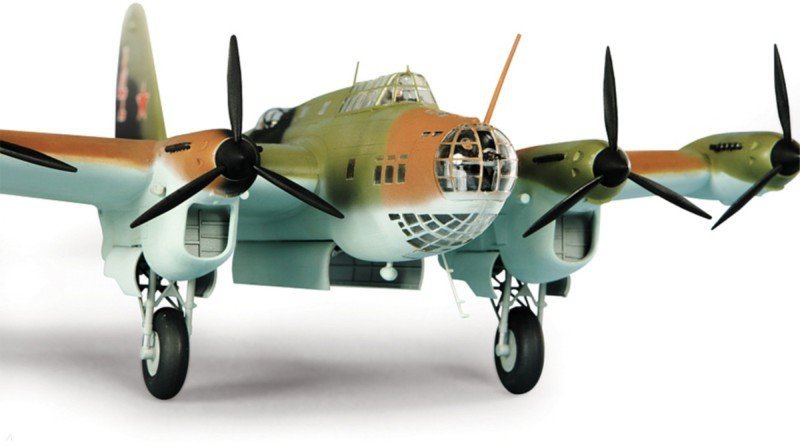 Иллюстрация 4 из 11 для Сборная модель "Советский дальний бомбардировщик Пе-8" (7264) | Лабиринт - игрушки. Источник: Лабиринт