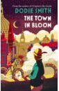 Smith Dodie The Town in Bloom smith dodie the town in bloom