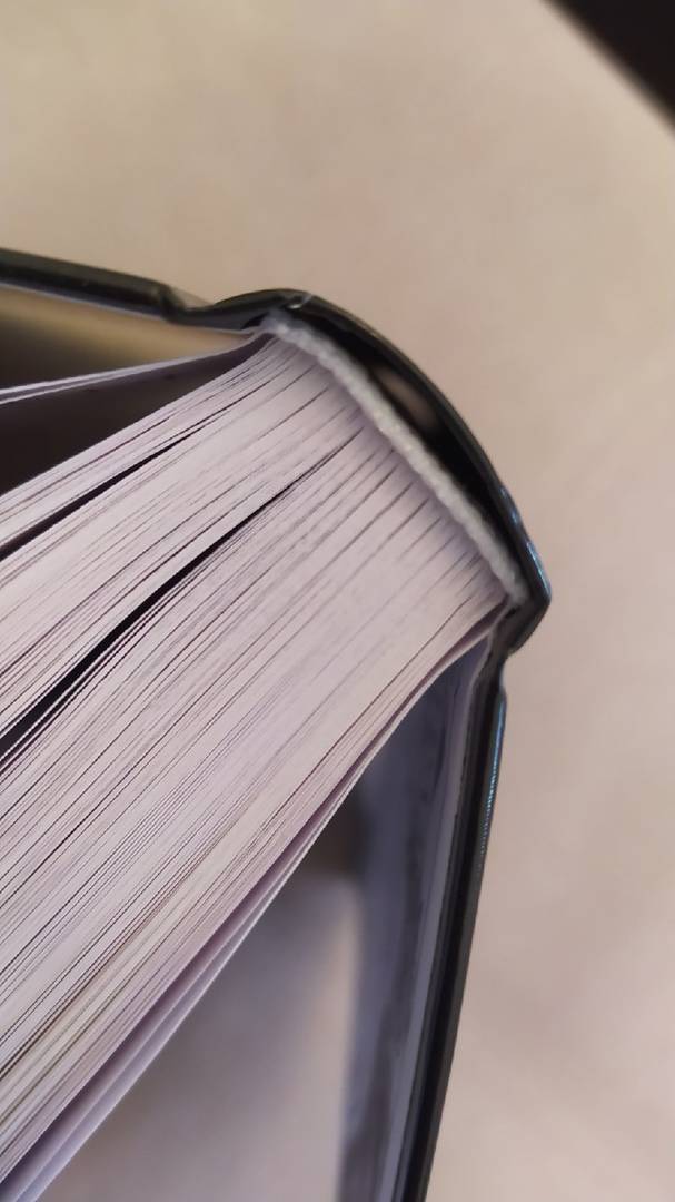 На страницах имеются порезы, на обложке царапина и вмятина | Поддержка ...