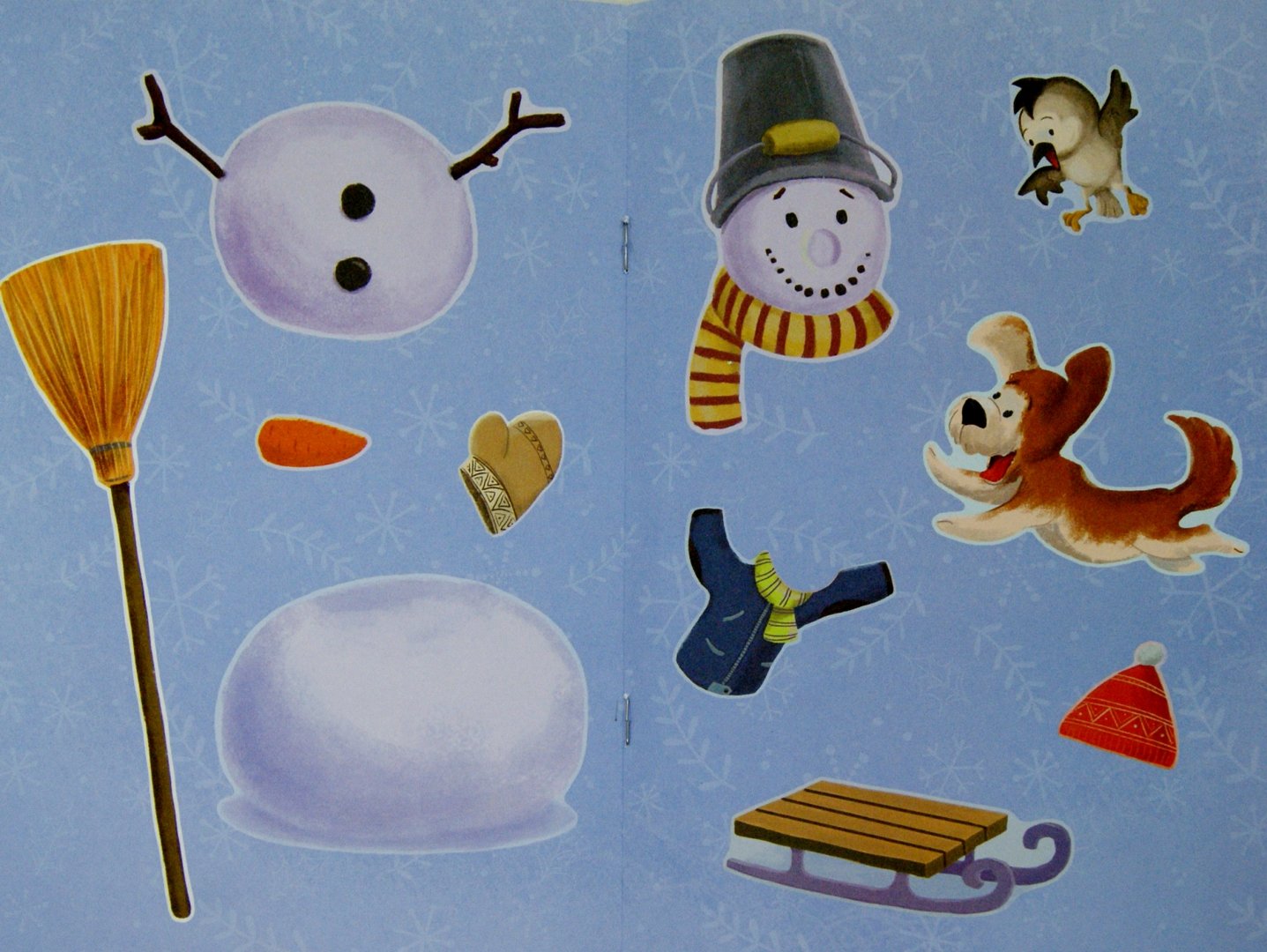 Иллюстрация 1 из 7 для Зимняя прогулка. Книжка-вырезалка | Лабиринт - книги. Источник: Лабиринт